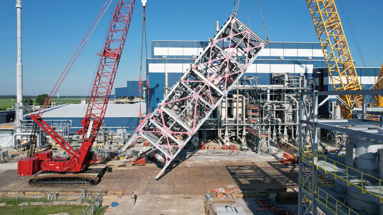 Heavy equipment rental at Baytown TX industrial site